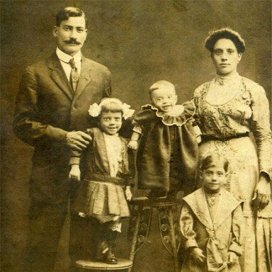 Abramo Bartolomucci and Assunta Roscetti and family, circa 1911, Illinois.