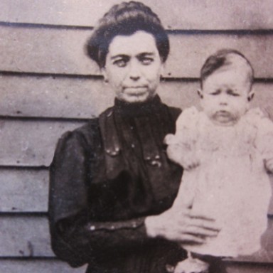 Serafina Frasca with child. Windber, Pennsylvania, circa 1909.